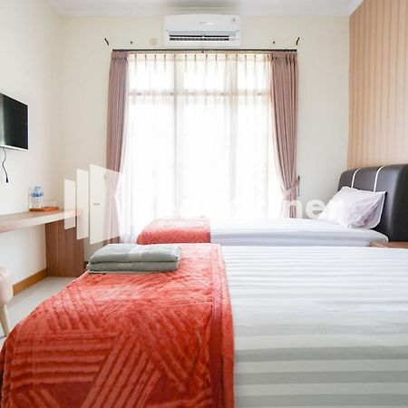 Hotel Fazza Syariah Mitra Reddoorz Jakarta Exterior foto