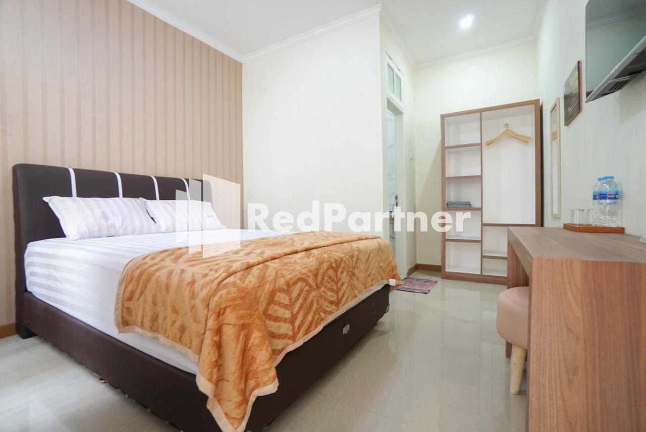 Hotel Fazza Syariah Mitra Reddoorz Jakarta Exterior foto