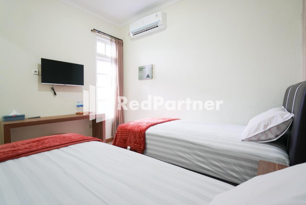 Hotel Fazza Syariah Mitra Reddoorz Jakarta Exterior foto