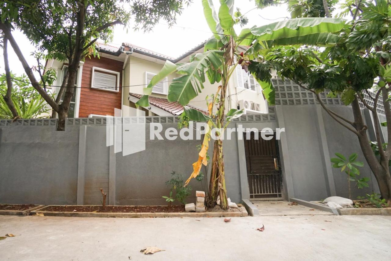 Hotel Fazza Syariah Mitra Reddoorz Jakarta Exterior foto