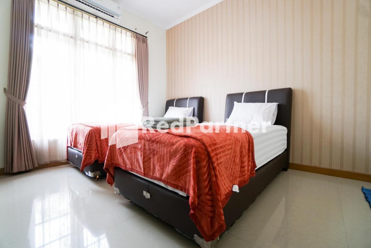 Hotel Fazza Syariah Mitra Reddoorz Jakarta Exterior foto