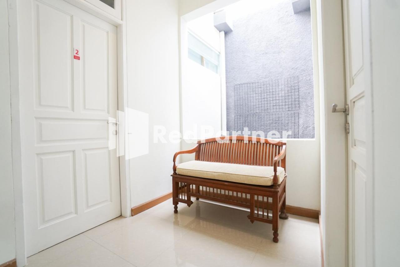 Hotel Fazza Syariah Mitra Reddoorz Jakarta Exterior foto