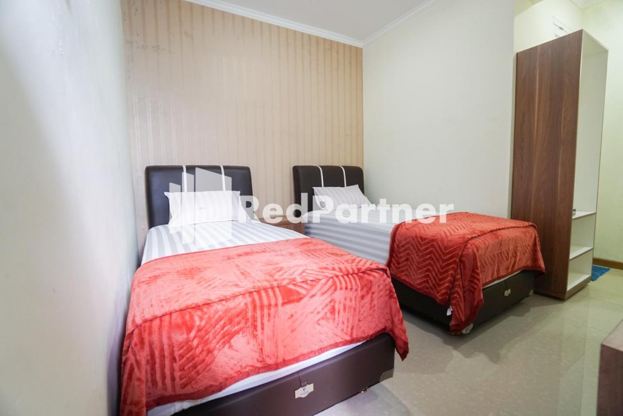 Hotel Fazza Syariah Mitra Reddoorz Jakarta Exterior foto