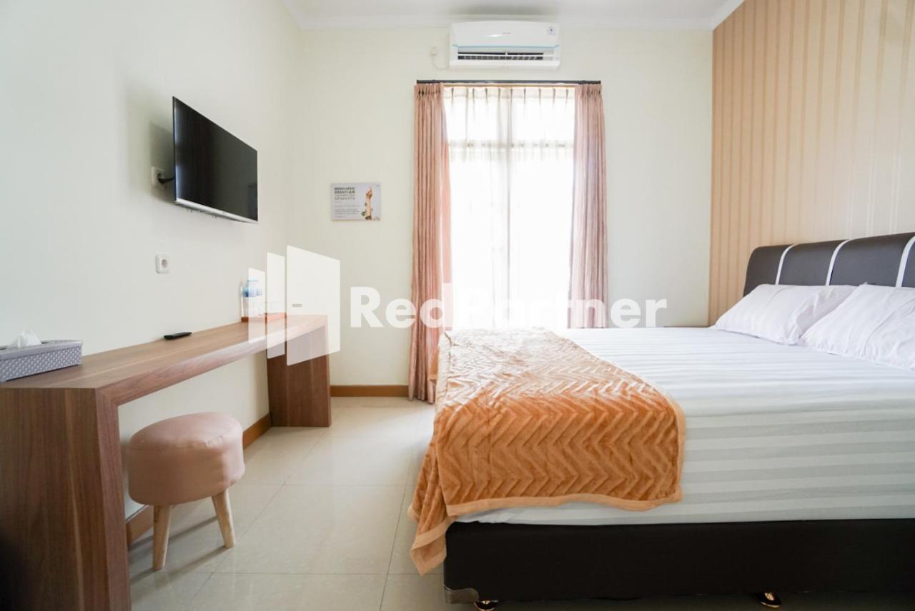 Hotel Fazza Syariah Mitra Reddoorz Jakarta Exterior foto